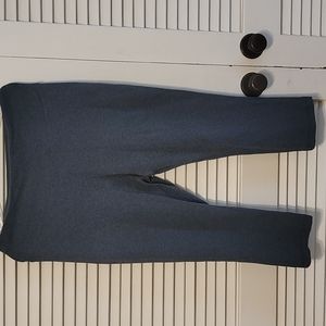 Women's workout calf-length leggings, sz XL